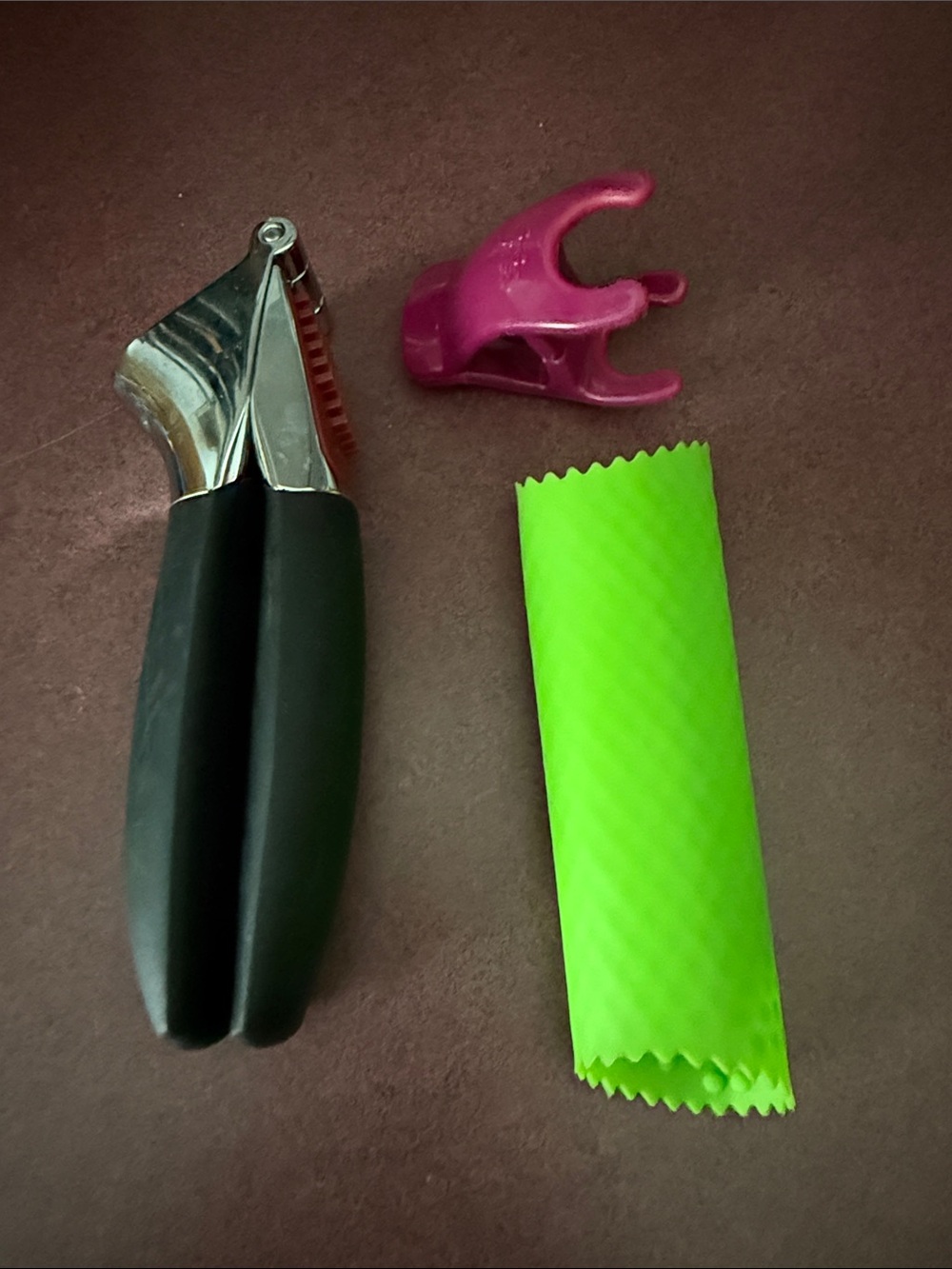 Oxo Black Garlic Press with Green Silicone Peeler and Pink Clip